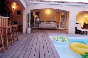 Postel nebo postele na pokoji v ubytování Cosy&Charme piscine chauffée Bassin d'Arcachon + 73 fotografií