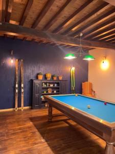 Chambres à la campagne biliárdasztala