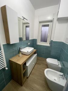 Ένα μπάνιο στο Panormus Guest Apartment +18 φωτογραφίες
