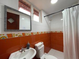 Ένα μπάνιο στο Panoramic Apartment - 3 Bedrooms 3 Bath