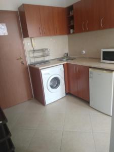 Afbeelding uit fotogalerij van Apartments Dani in Pomorie