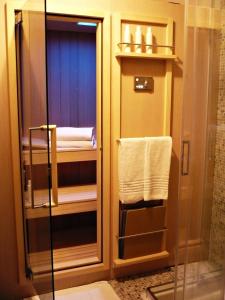 Un baño de Hotel Liassidi Palace