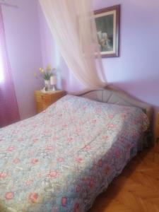 Katil atau katil-katil dalam bilik di Apartments with parking space Grohote, Solta - 23166
