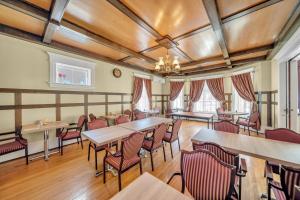 Χώρος καθιστικού στο Marmora and Lake Inn Apartment-Sleeps 5 guests +17 φωτογραφίες