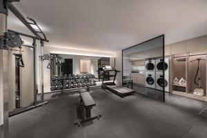 Fitness centrum a/nebo fitness zařízení v ubytování JingLai Bushe Hotel Bund Nanjing West Road Shanghai