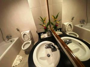 Ένα μπάνιο στο Dara Reang Sey Angkor Hotel +16 φωτογραφίες