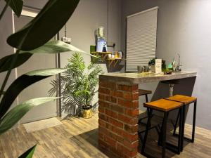 Η κουζίνα ή μικρή κουζίνα στο The Ash Ipoh - Family Suite +23 φωτογραφίες