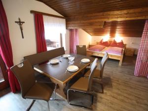 Posteľ alebo postele v izbe v ubytovaní Chalet in Sankt Johann near Ski Lift