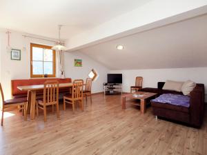 Χώρος καθιστικού στο Apartment in Mittersill near Kitzbühel Ski Area