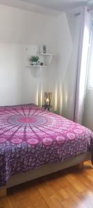 Katil atau katil-katil dalam bilik di Myriadel chambre double B&B