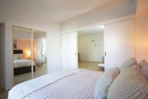 柏斯的住宿－1Brd Apt close RAC Arena with Pool and WiFi，相簿中的一張相片