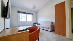 TV a/nebo společenská místnost v ubytování Rent 24