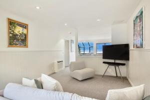 TV a/nebo společenská místnost v ubytování Best view in Queenstown