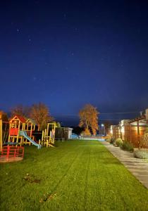 Vonkajšia záhrada v ubytovaní CISZA Bungalows Village / Blisko Natury