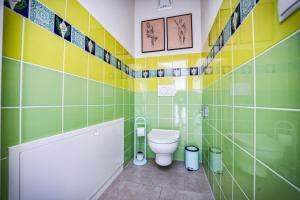 Bilik mandi di Penta Apartments