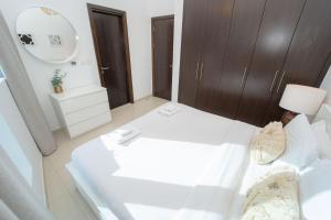 Fotografie z fotogalerie ubytování AWS Holiday Homes - Prime Apartment near the Beach v Dubaji