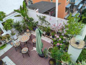 koko's garden and cats --4mins walk from jingjusi metro st ation, English-speaking service外面的花园