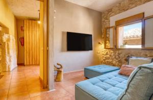 A television and/or entertainment centre at monmossen bocairent