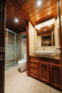 A bathroom at Apartamentos Stetic