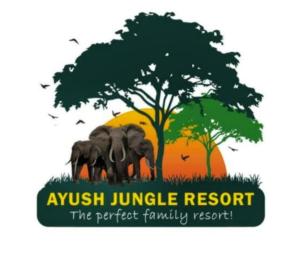 JalpāiguriにあるAyush Jungle Resortの象の集団とジャングルリゾートのロゴ