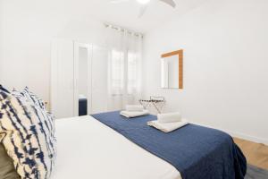 Posteľ alebo postele v izbe v ubytovaní Barcelona coast apartment - only 5 minutes to the beach