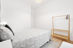 Posteľ alebo postele v izbe v ubytovaní Barcelona coast apartment - only 5 minutes to the beach