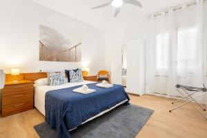 Posteľ alebo postele v izbe v ubytovaní Barcelona coast apartment - only 5 minutes to the beach