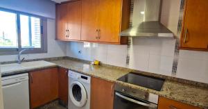 A kitchen or kitchenette at Vila de Oropesa Nº1053