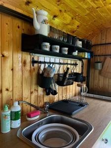 Una cocina o cocineta en Maringotka Ovčárka
