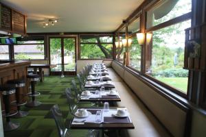 Nhà hàng/khu ăn uống khác tại The Originals Access, Hôtel La Dousseine, Dreux Nord (Inter-Hotel)