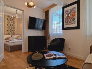 Μια τηλεόραση ή/και κέντρο ψυχαγωγίας στο przy Krupówkach