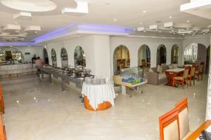 Regency Hotel Alexandria餐厅或其他用餐的地方