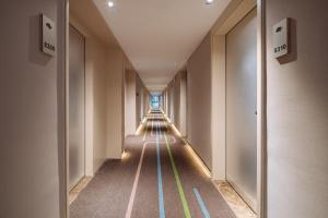 Foto sihtkohas Nanjing asuva majutusasutuse 网鱼电竞酒店（竹山路地铁站店） galeriist