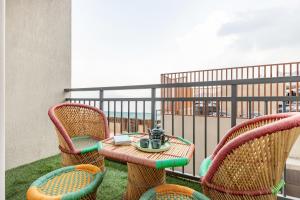 Imagen de la galería de ALAYA Stays Cliff Zen 2BHK Apartments in Panthaghati, en Shimla