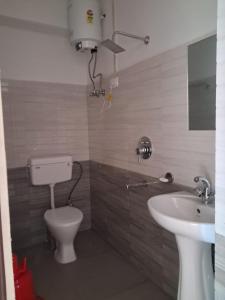 A bathroom at The Sherpa's Abode