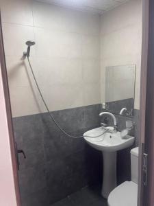 Vonios kambarys apgyvendinimo įstaigoje Lia Guest House