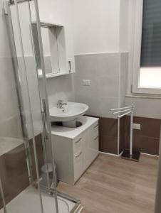 Koupelna v ubytování Bilocale per 2 - Quadrilocale per 6 - Appartamenti Sebastiani centralissimi