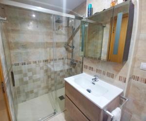Ein Badezimmer in der Unterkunft Costa Azahar II Nº 1041