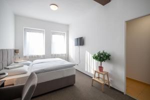 Letto o letti in una camera di Hotel u Budvaru