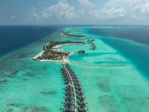 uma vista aérea de uma ilha no oceano em SO/ Maldives em Atol de Malé Sul