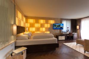 Postel nebo postele na pokoji v ubytování Hotel Schönblick