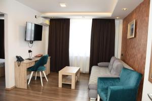 En TV eller et underholdningssystem på Hotel "Srbija Tis"