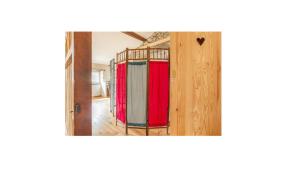 Mynd úr myndasafni af Chambre triple deluxe - Gîte de la Louve í Fougax-et-Barrineuf