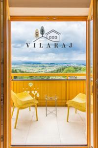 - une vue depuis le balcon d'une villa dans l'établissement Vilaraj, à Maribor