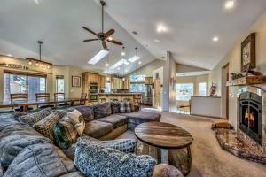 a living room with a couch and a fireplace at Cubby Bear at Heavenly Tahoe - Pets in South Lake Tahoe