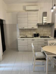 Kuchyň nebo kuchyňský kout v ubytování Casa Balai