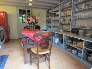 Η κουζίνα ή μικρή κουζίνα στο Gîte de charme aux portes de Périgueux +33 φωτογραφίες