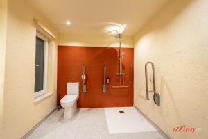 Vannituba majutusasutuses Stuart Rooms by Zzzing