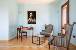 Гостиная зона в Villa Rosa sul mare