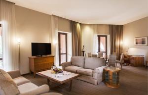 TV a/nebo společenská místnost v ubytování Grand Resort Jermuk